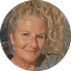 Profile photo of Kim hopwood