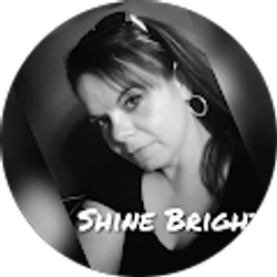 Profile photo of Amy Robertson