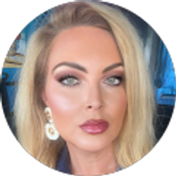 Profile photo of Leslie