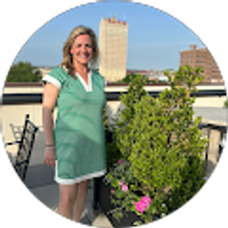 Profile photo of Sue Scharnikow