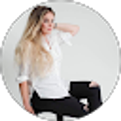 Profile photo of Kristin Dills