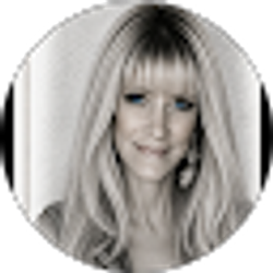 Profile photo of Susie Rostar