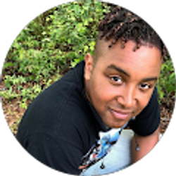 Profile photo of Dezmond Perry