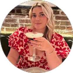 Profile photo of Hannah Cook