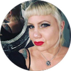 Profile photo of Leslye Casolaro