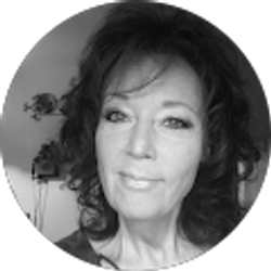 Profile photo of Wanda Kiss