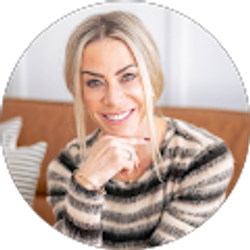 Profile photo of Tina Broker