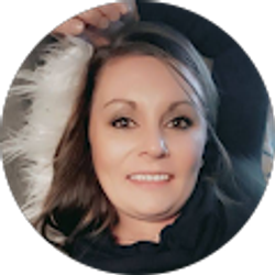 Profile photo of Courtney Eggen