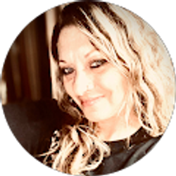 Profile photo of Amanda Hambrick