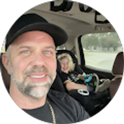 Profile photo of Devin Hayes