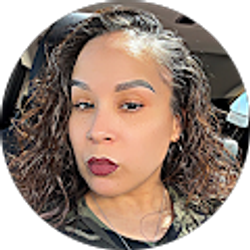 Profile photo of Laura