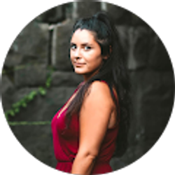 Profile photo of Lauren Rosales