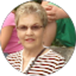 Profile photo of Suzanne Helland