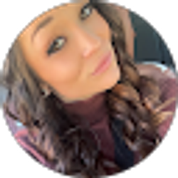 Profile photo of Lyndsey Franks