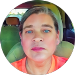 Profile photo of Leslie Adams