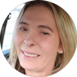 Profile photo of Amanda Thomas