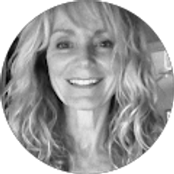 Profile photo of Lisa Crow