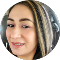 Profile photo of Yeni Miranda