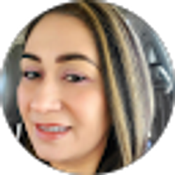 Profile photo of Yeni Miranda