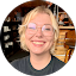 Profile photo of Veronika Akers
