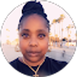 Profile photo of Vivian Mann