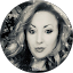 Profile photo of Jennifer Holland