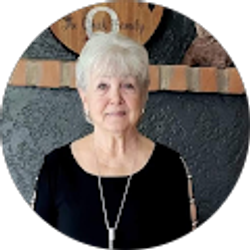 Profile photo of Gloria Quick