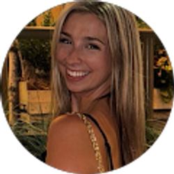 Profile photo of Chloe Backman