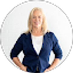 Profile photo of Becky Weis