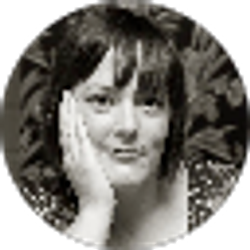 Profile photo of Holly Roach