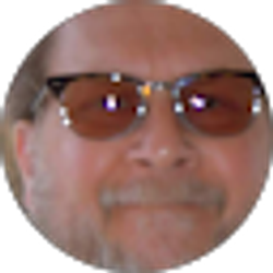 Profile photo of Tom Reuschlein (Tom-dot)