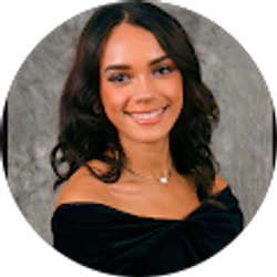 Profile photo of Hailey Stepp