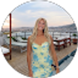 Profile photo of Alexa Theis