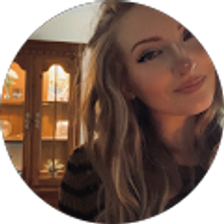 Profile photo of Kristen Ennis