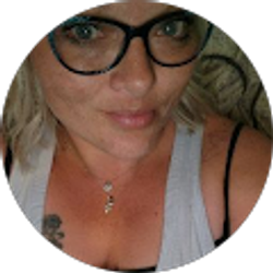 Profile photo of Carrie Hill