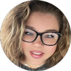 Profile photo of Holly Scott