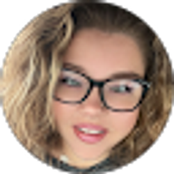 Profile photo of Holly Scott