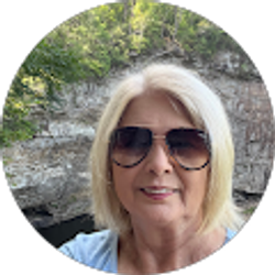 Profile photo of Shirley Leggett