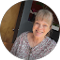 Profile photo of Ellen Noll