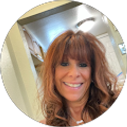 Profile photo of Ellen Eakley