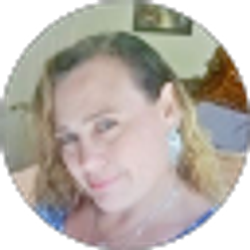Profile photo of Lynnette Hilyer