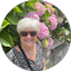 Profile photo of Janine Thoensen