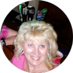 Profile photo of Kim Mione