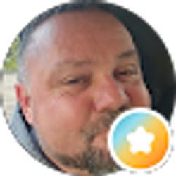 Profile photo of Robbie Jones
