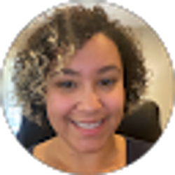 Profile photo of Elle Vaz