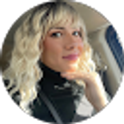 Profile photo of Laura Mayenknecht