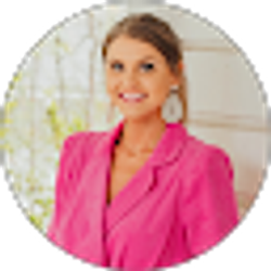 Profile photo of Hannah Queen