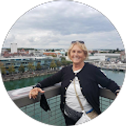 Profile photo of Sandra Hartl