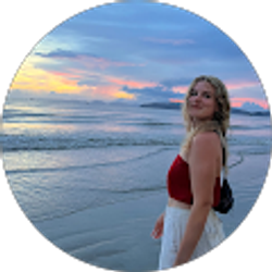 Profile photo of Zoë Jurewicz