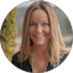 Profile photo of Valerie Martin